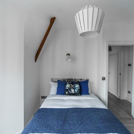 The Apartments Kensington High Street Лондон Екстер'єр фото