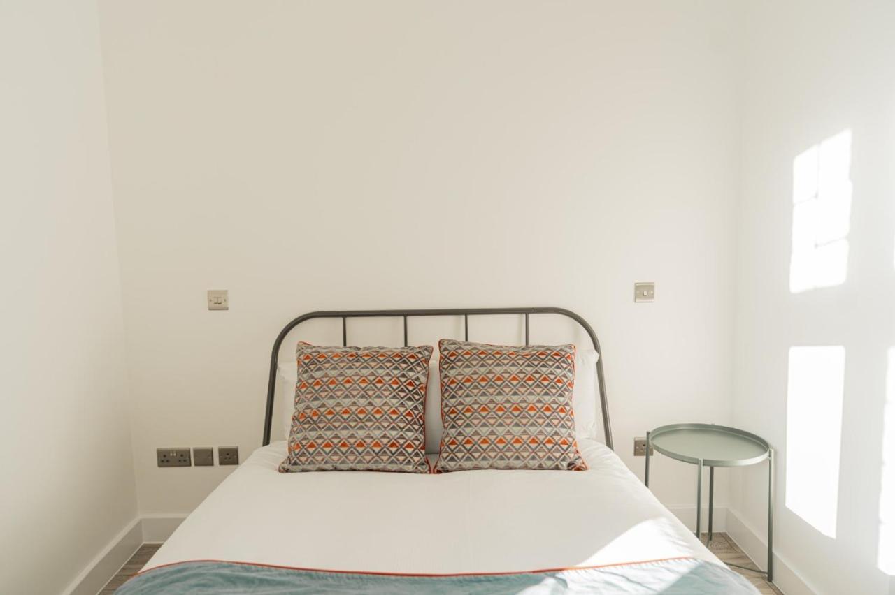 The Apartments Kensington High Street Лондон Екстер'єр фото