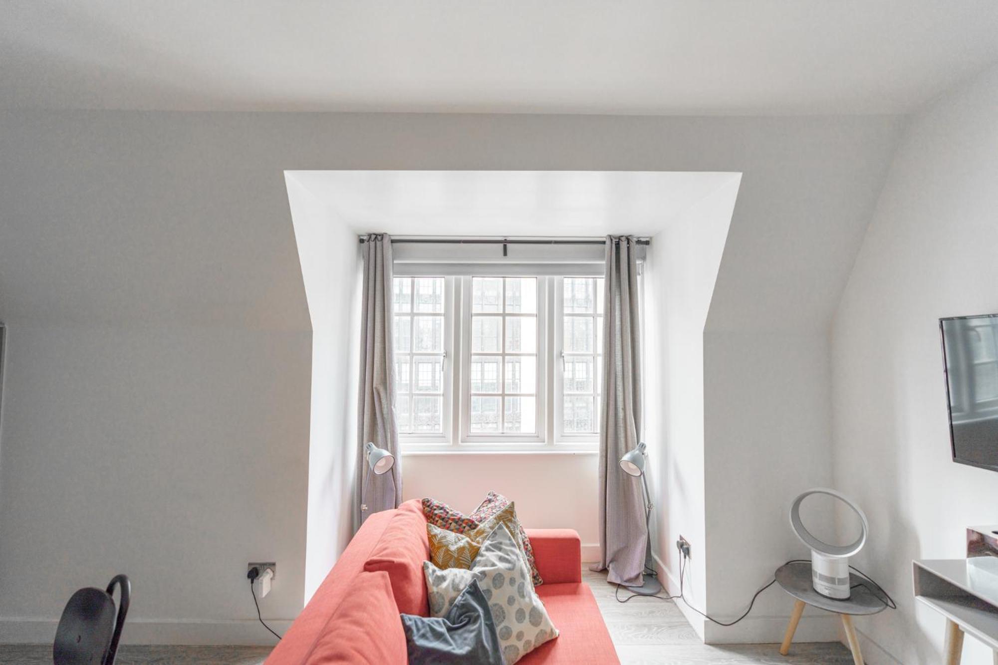 The Apartments Kensington High Street Лондон Екстер'єр фото