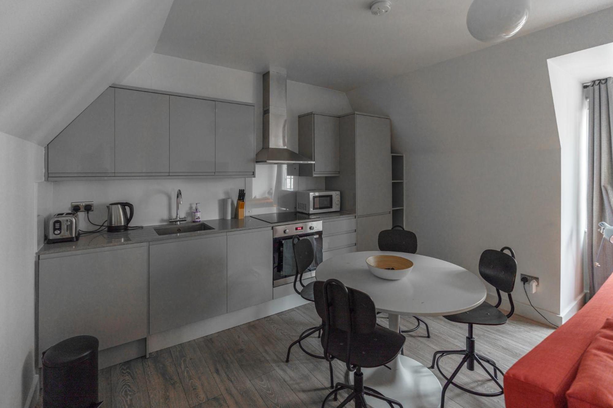 The Apartments Kensington High Street Лондон Екстер'єр фото