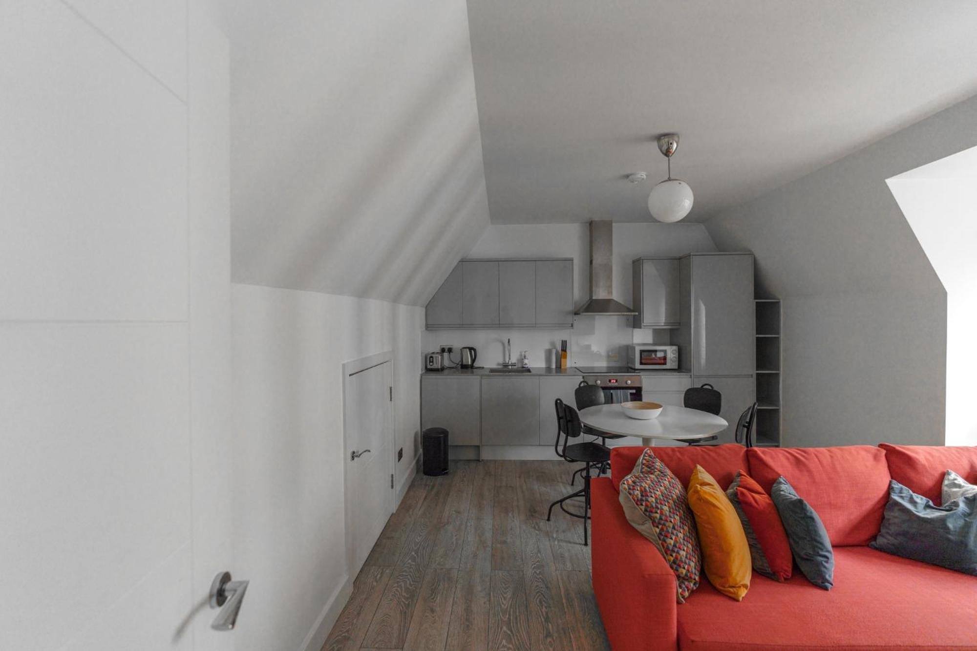The Apartments Kensington High Street Лондон Екстер'єр фото